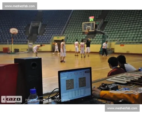 基于篮球比赛数据分析的球员表现评估与战术优化研究